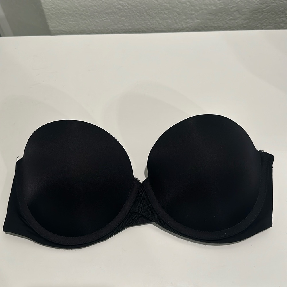 DKNY Women’s Black Strapless underwire padded  Bra size 34B